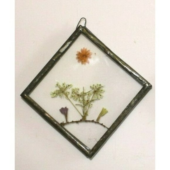 Petite PRESSED FLOWER Pendants Silver Tone Diamond Shape Pendant - Picture 2 of 3